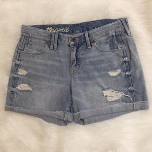 ✨ MAKE OFFER ✨

{MADEWELL} SIZE 26 JEAN SHORTS